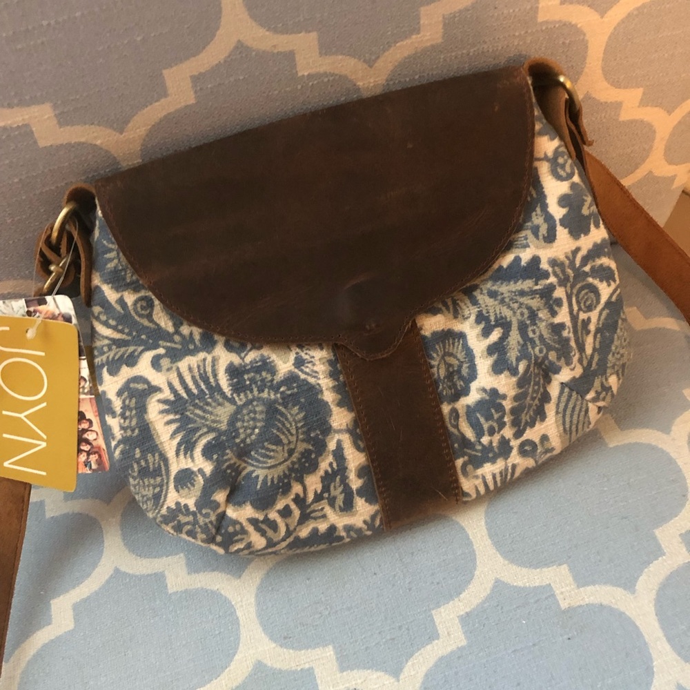 Joyn Crossbody leather strap drop 24”